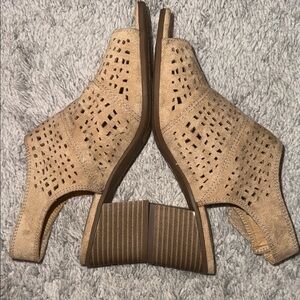 SONOMA vitalize tan perforated peep-toe 2 1/2” heel summer business casual